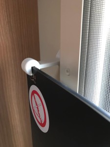 Hacken Herdabdeckung.jpg (44.31 KiB) 11817 mal betrachtet Halterung für die Herdabdeckung